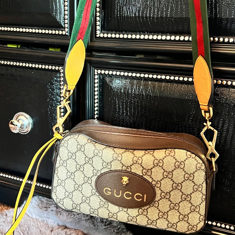 Gucci Beige and Brown Crossbody with Green and Red Strap. Mid condition.